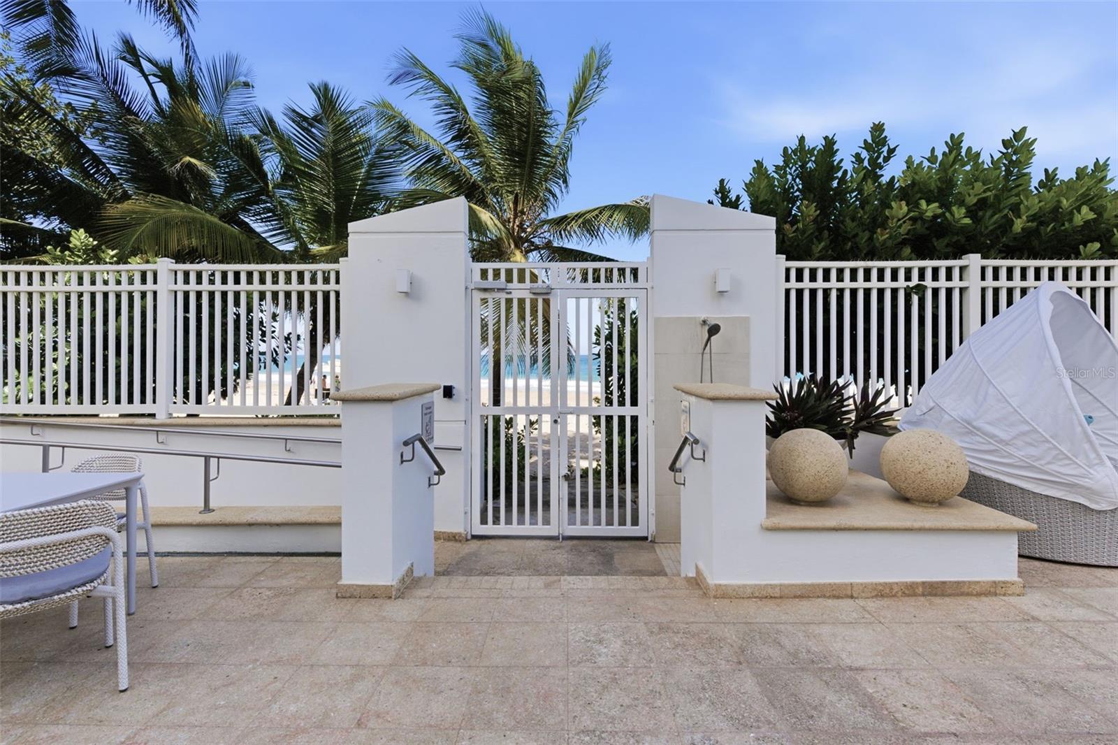 ACQUAMARINA CONDOMINIUM - Residential Lease