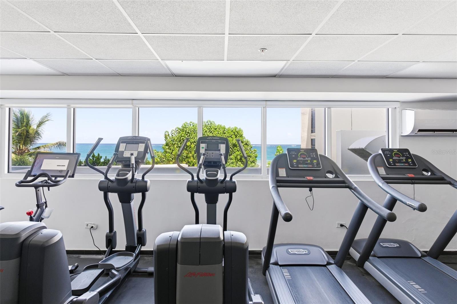 ACQUAMARINA CONDOMINIUM - Residential Lease