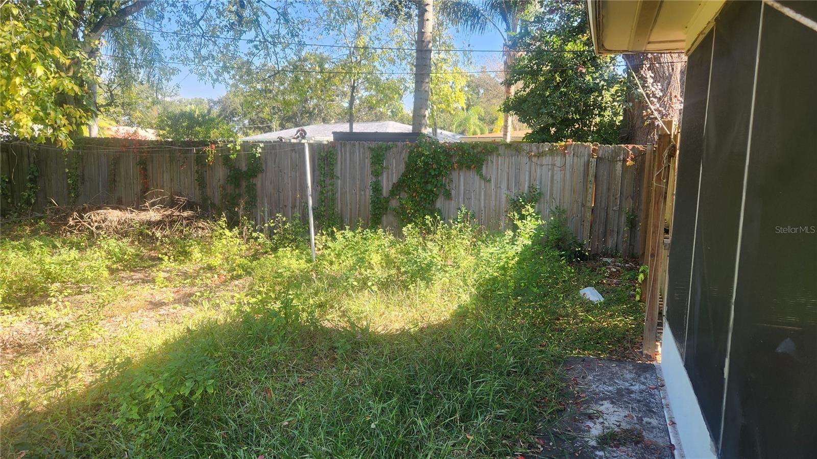 LAKESIDE TERRACE - Residential