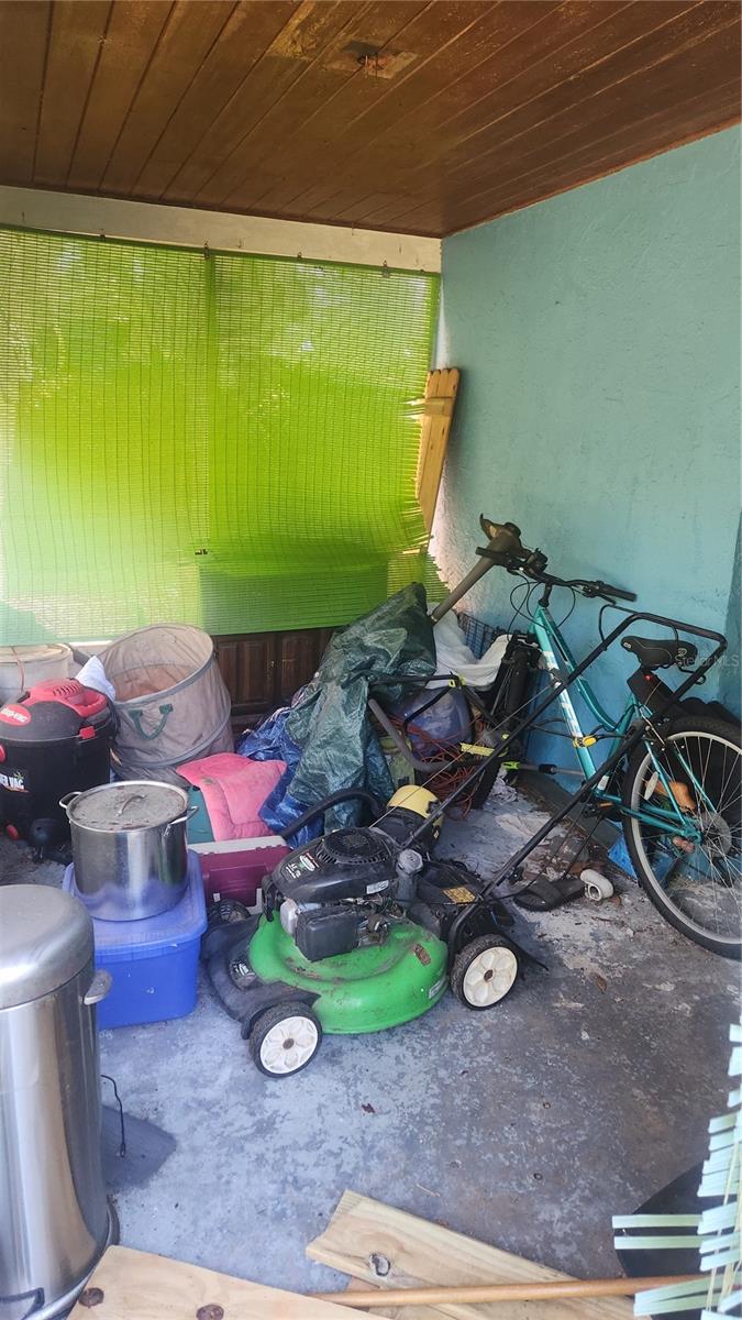 LAKESIDE TERRACE - Residential