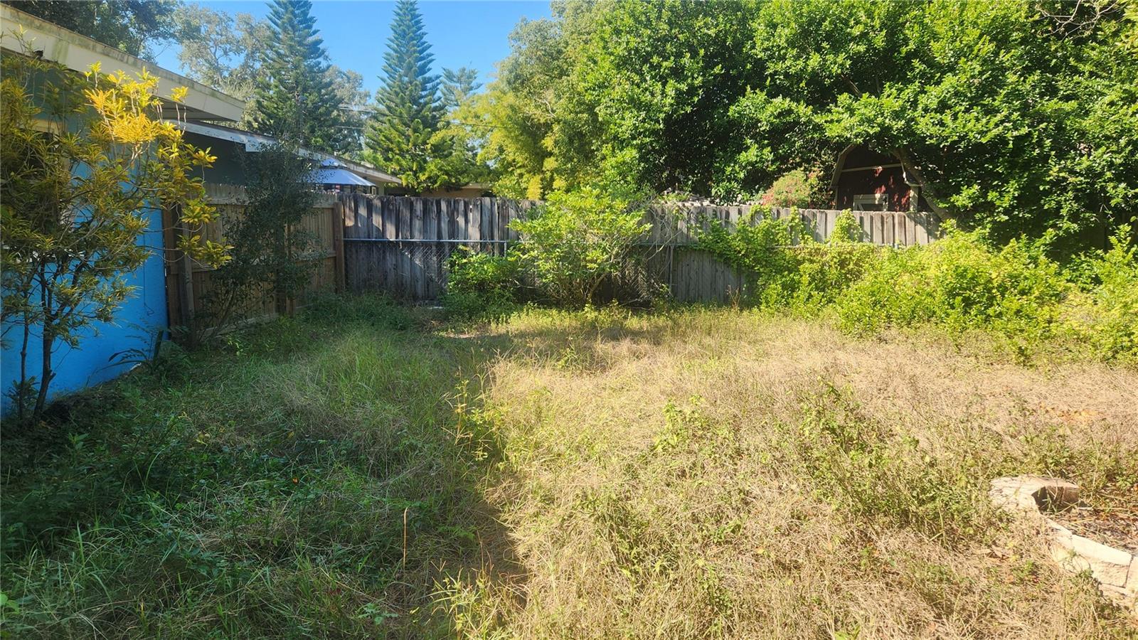 LAKESIDE TERRACE - Residential