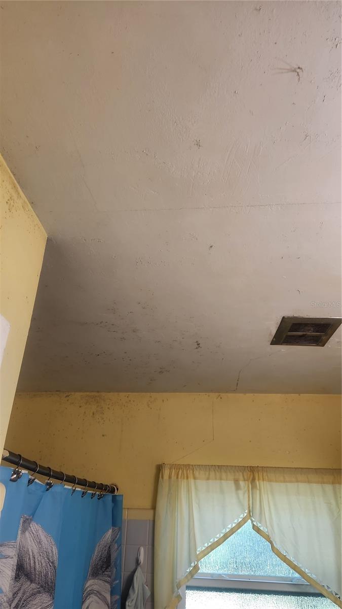 LAKESIDE TERRACE - Residential