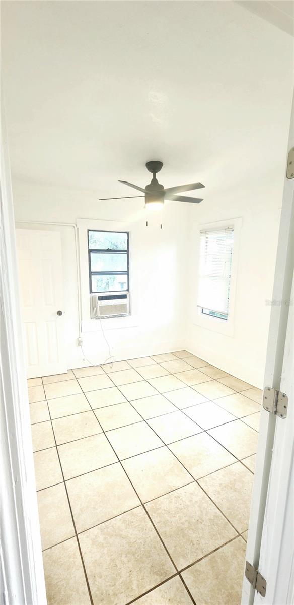 EAST COLLEGE ADD - Residential Lease