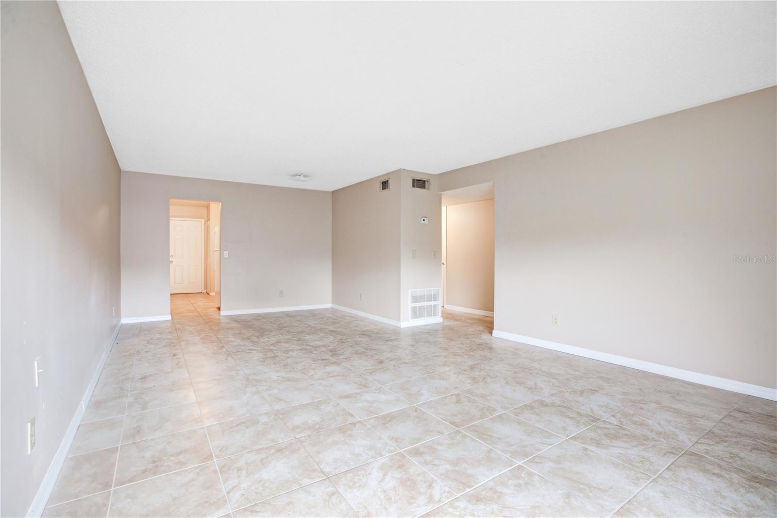 ALTAMONTE RIDGE - Residential Lease