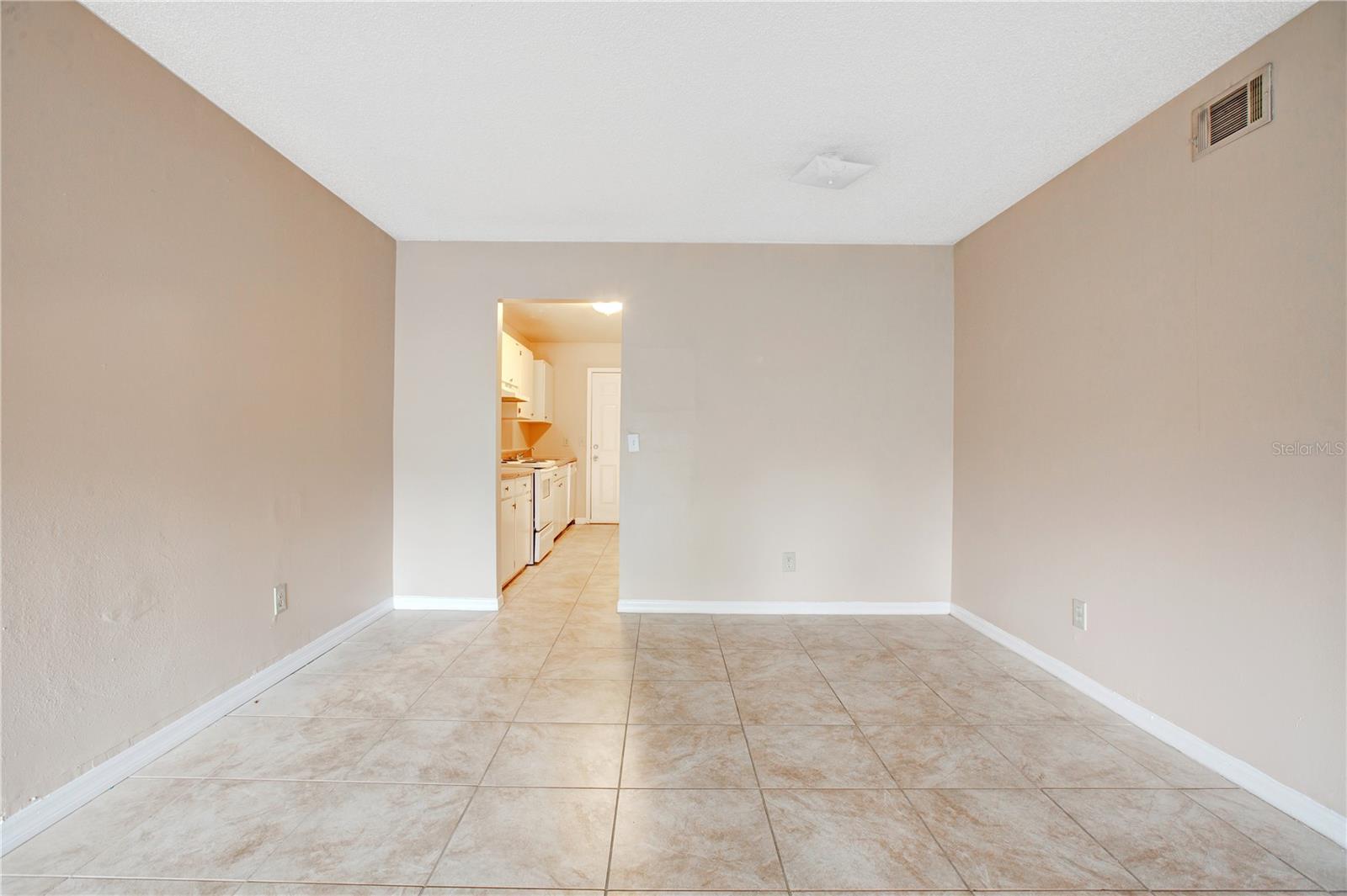 ALTAMONTE RIDGE - Residential Lease