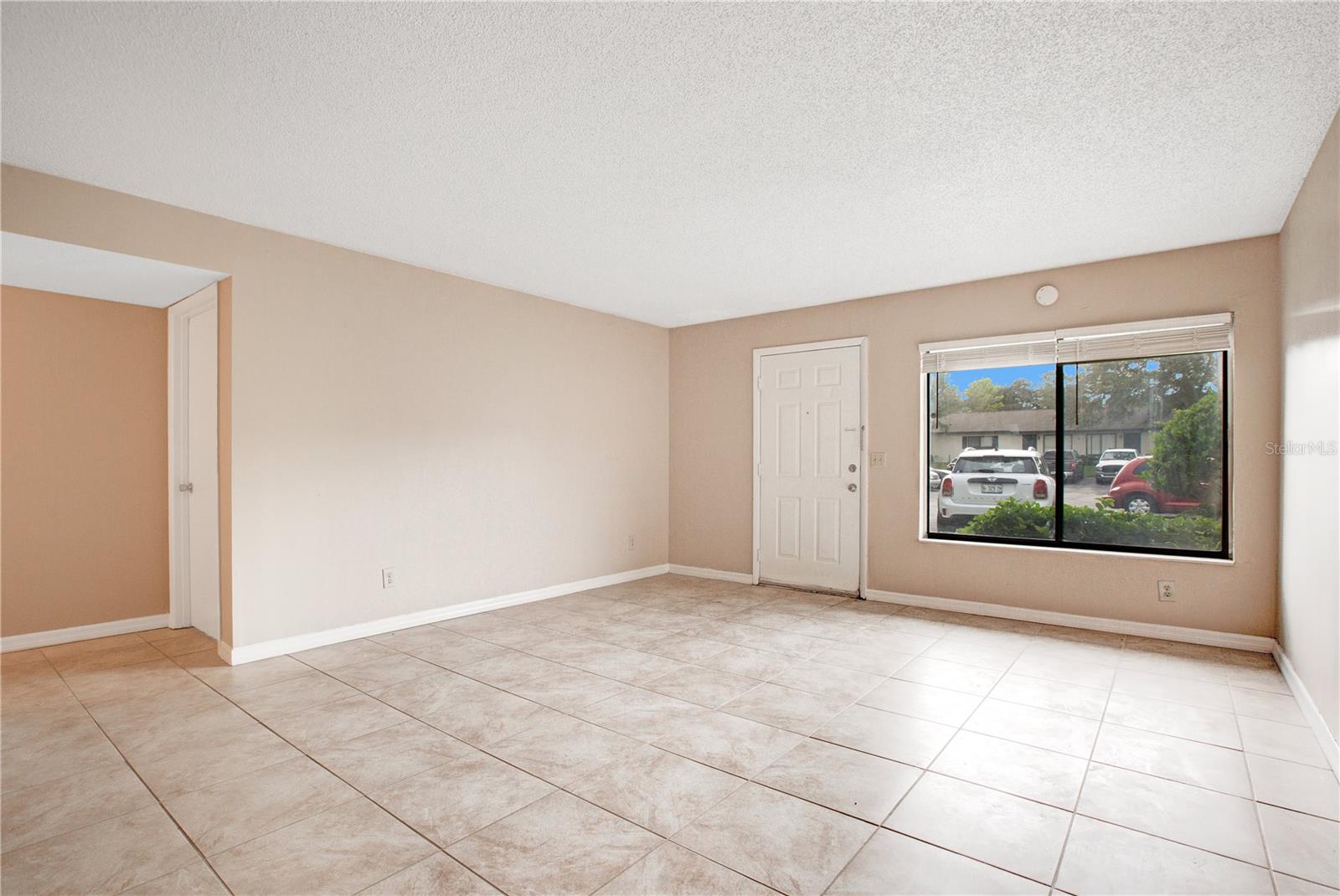 ALTAMONTE RIDGE - Residential Lease