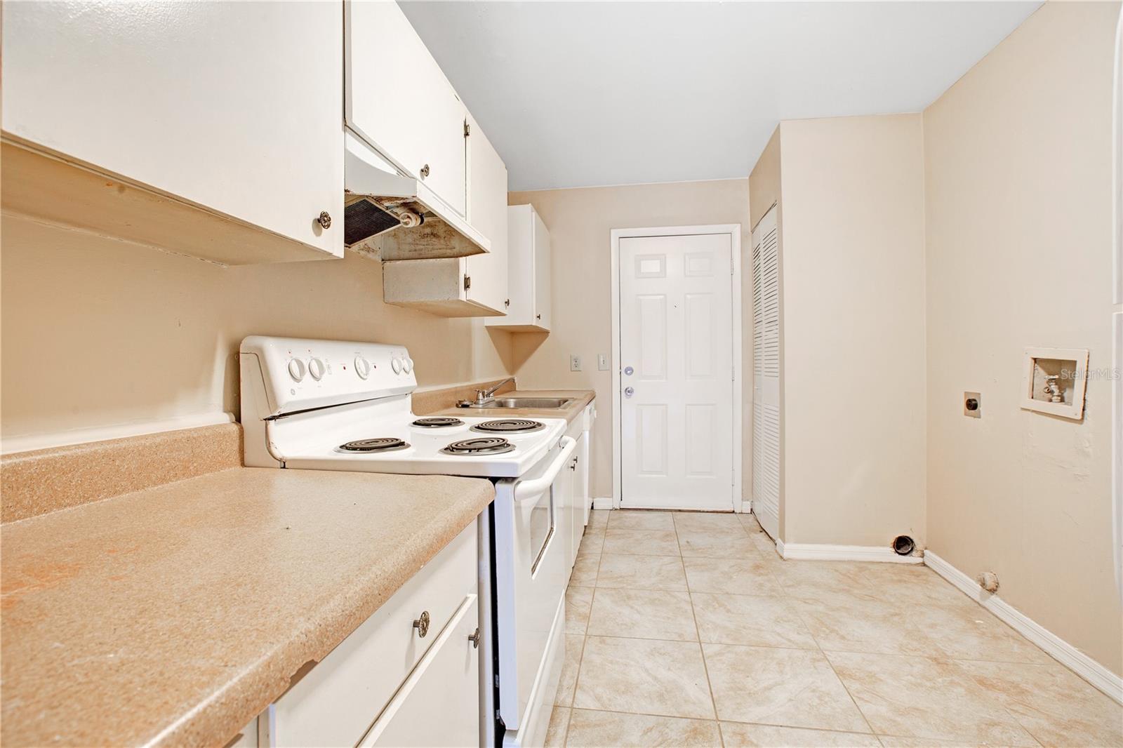 ALTAMONTE RIDGE - Residential Lease