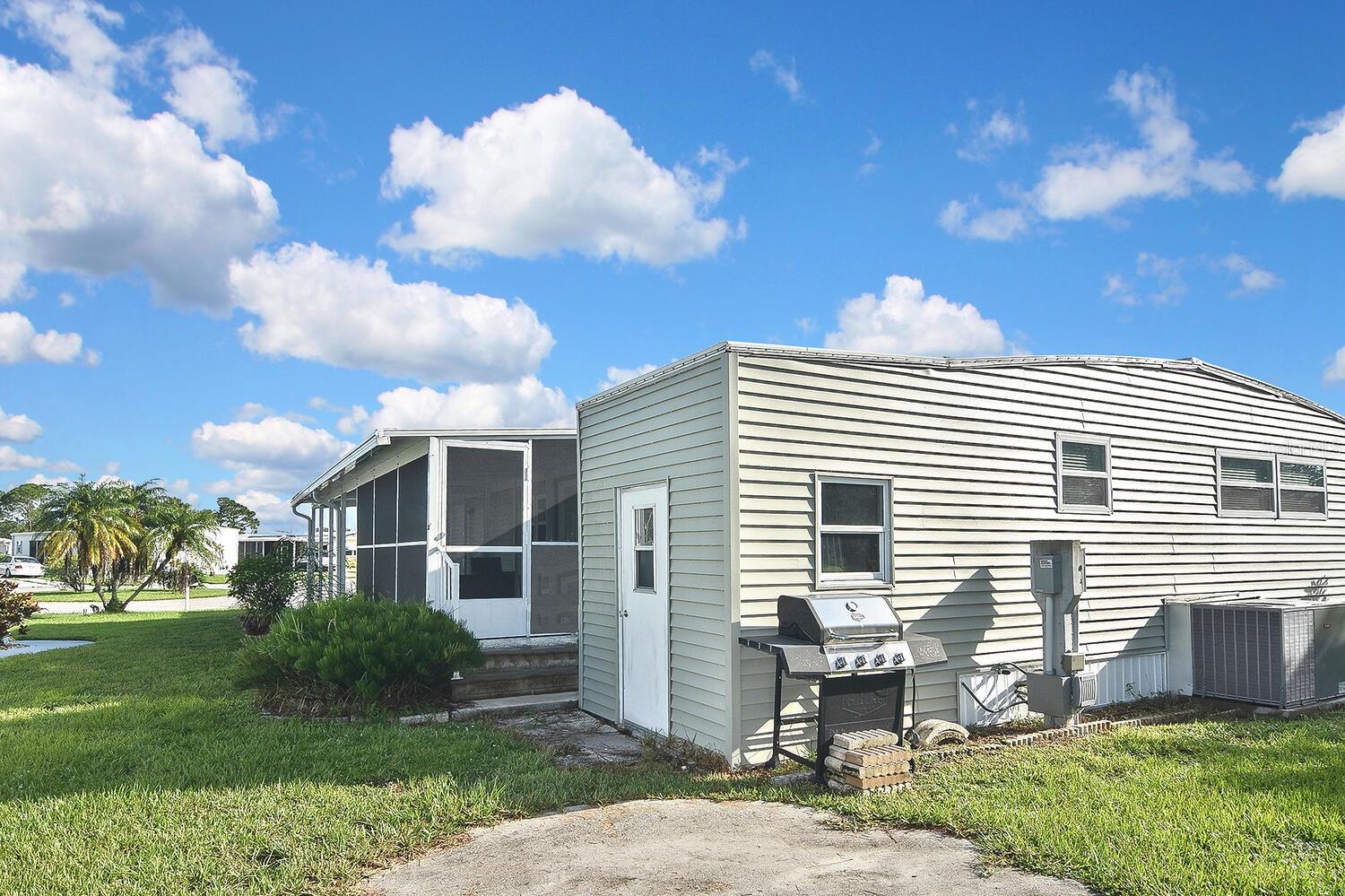 HOLIDAY PARK - Residential