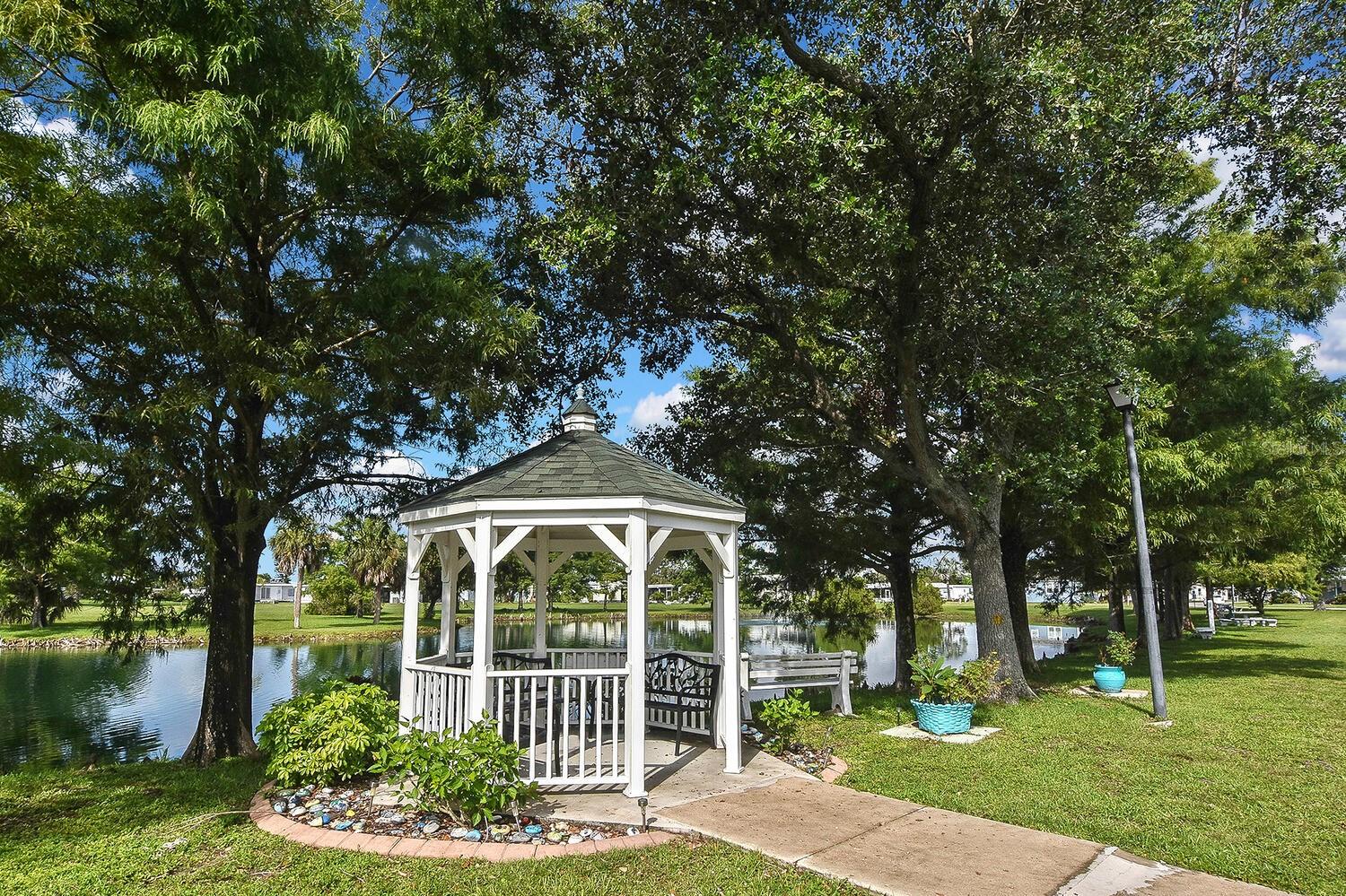 HOLIDAY PARK - Residential