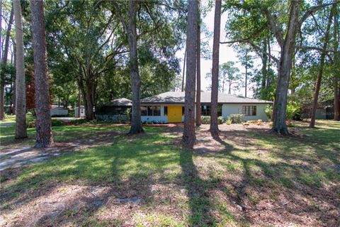 Photo of 119 W Crystal Drive, Sanford, FL 32773 (MLS # O6416738)