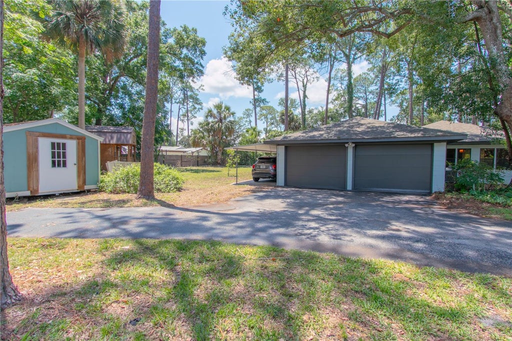 Photo of 119 W Crystal Drive, Sanford, FL 32773 (MLS # O6416738)