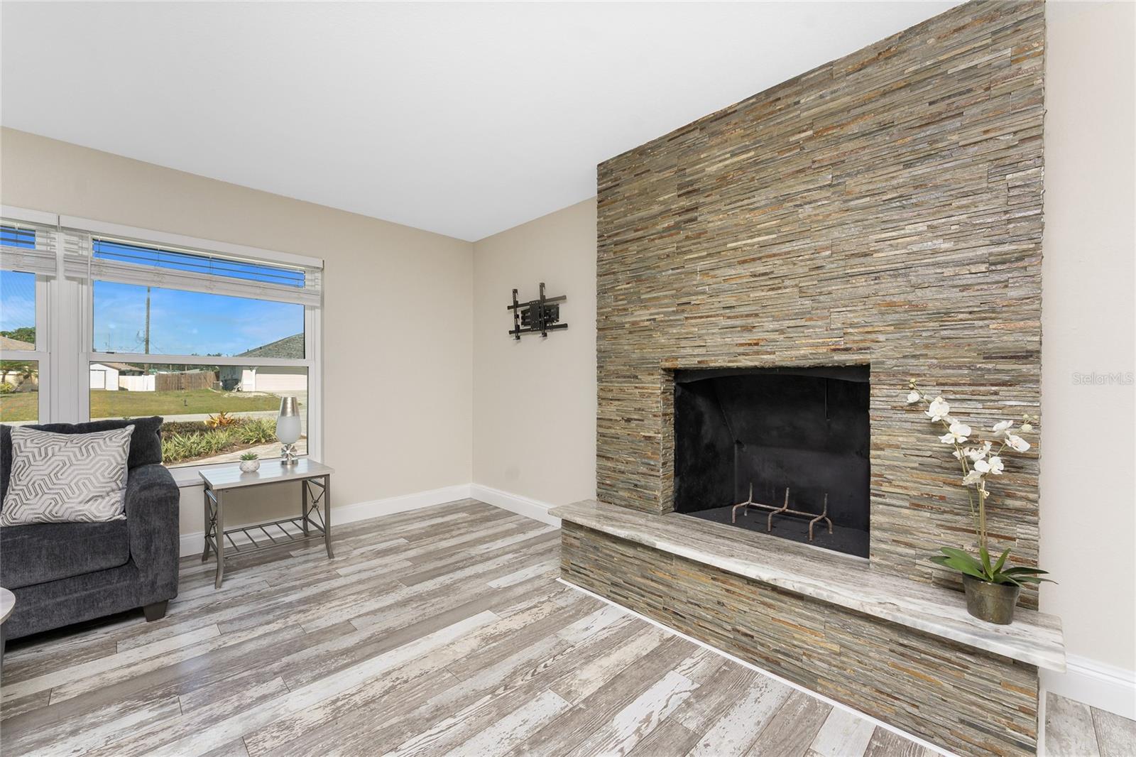 1313 BUEREAU ROAD