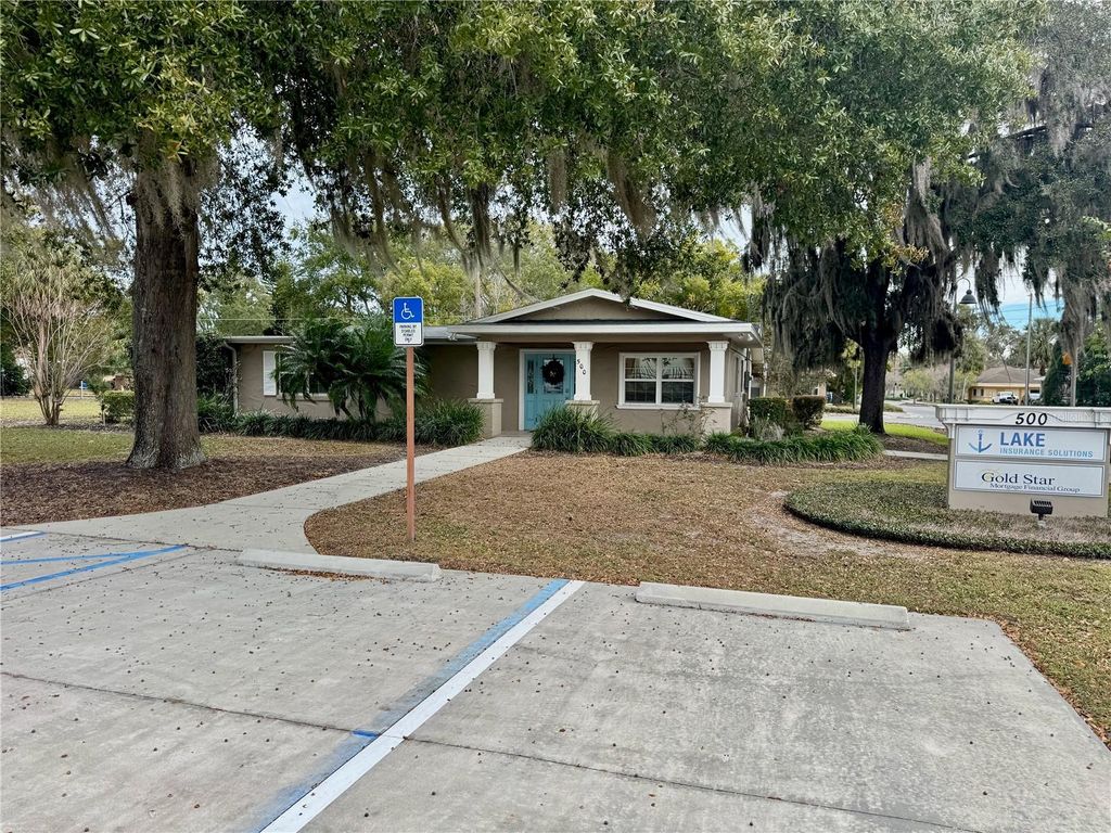Photo of 500 W Caroline Street, Tavares, FL 32778 (MLS # G5106057)
