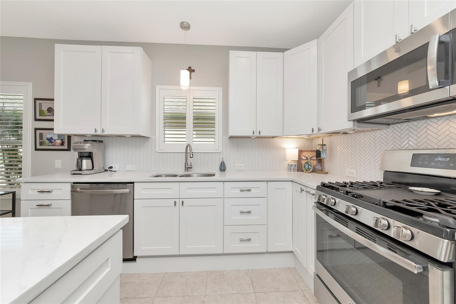 4207 COTTAGE HILL AVENUE