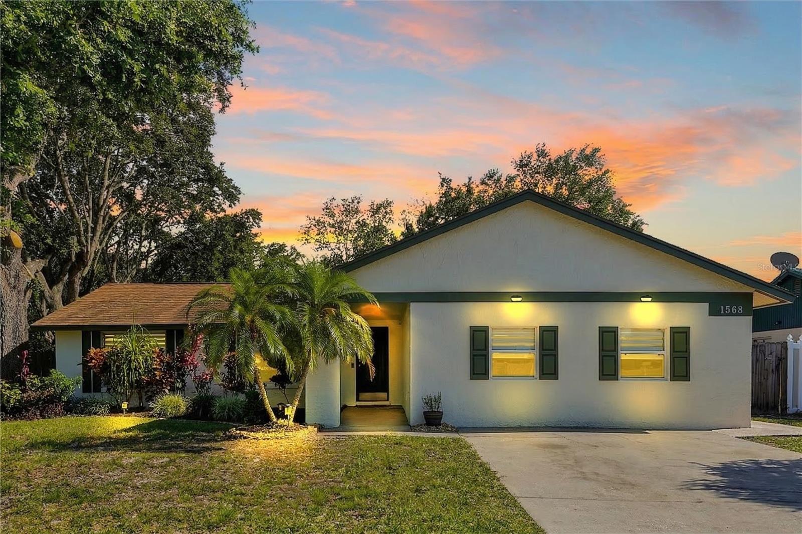 1568 E OAK LEAF LANE