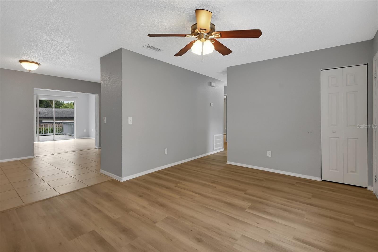 365 W LANSDOWNE AVENUE