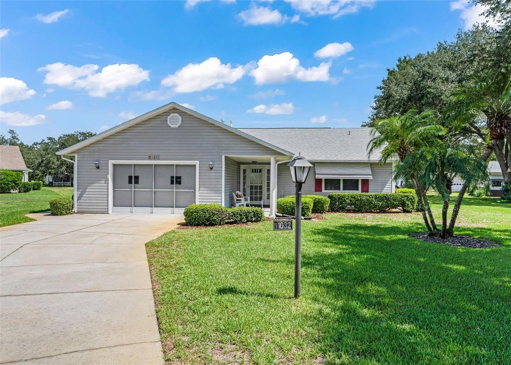 Photo of 1032 Scotch Pine Court, Leesburg, FL 34788 (MLS # G5118127)