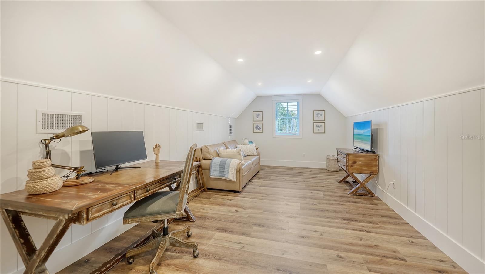 SAINT ARMANDS DIV JOHN RINGLING ESTATES - Residential