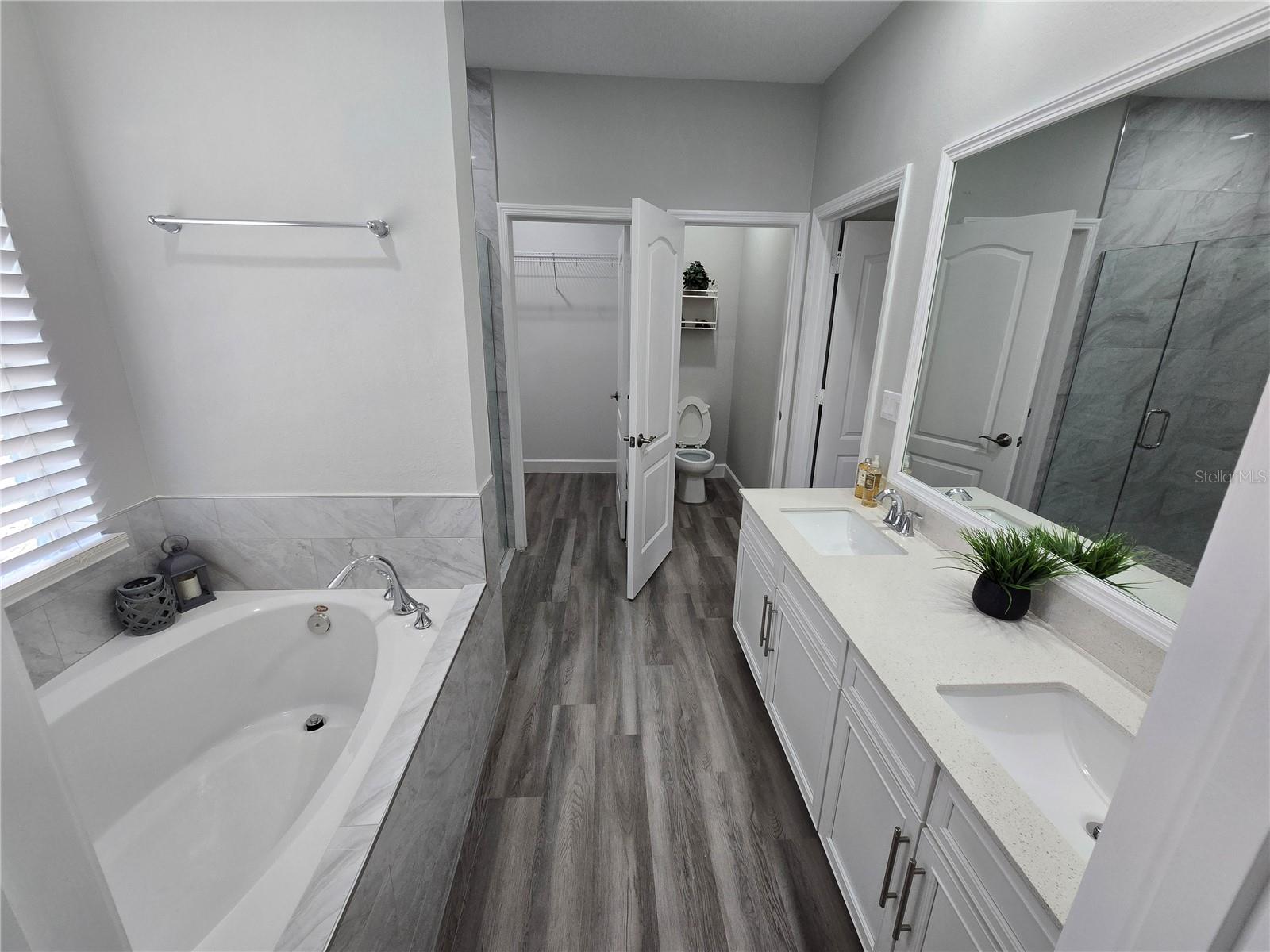 SHADEMOOR ACRES FIRST ADD - Residential