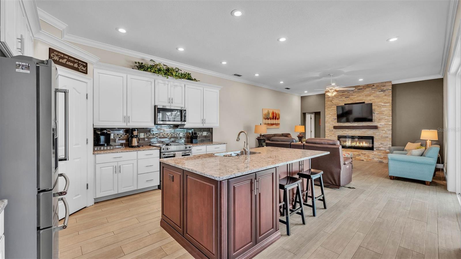 3121 HIGHLANDS BY THE LAKE WAY