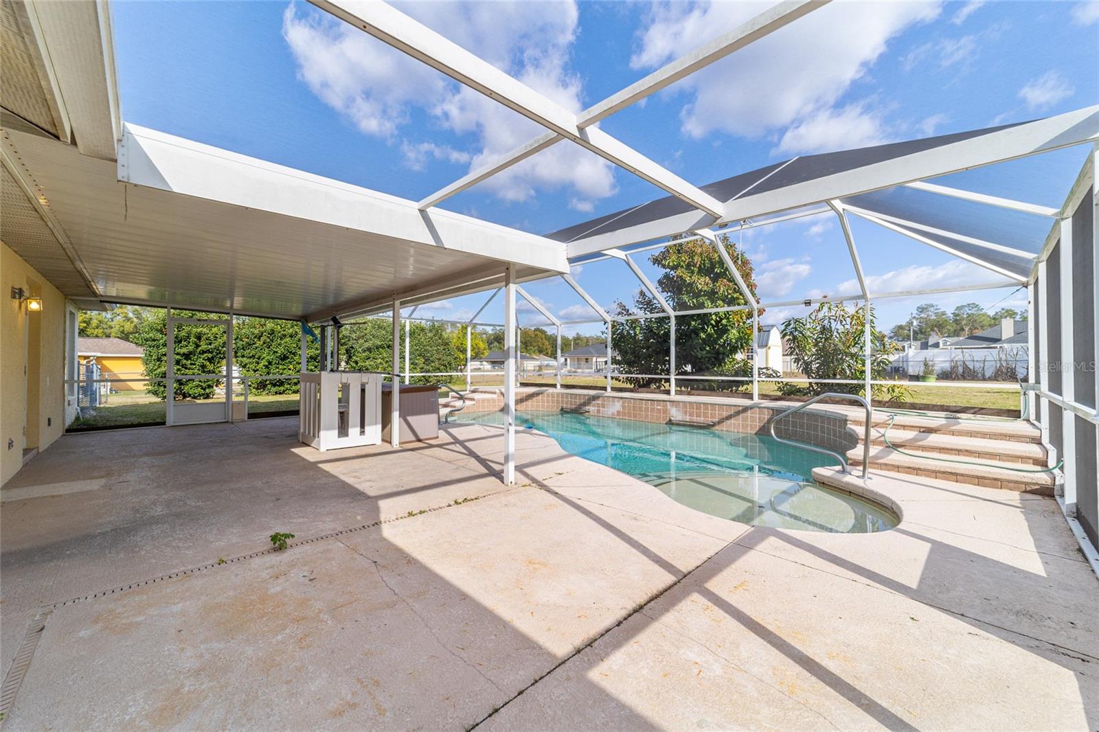 KINGSLAND COUNTRY ESTATE - Residential