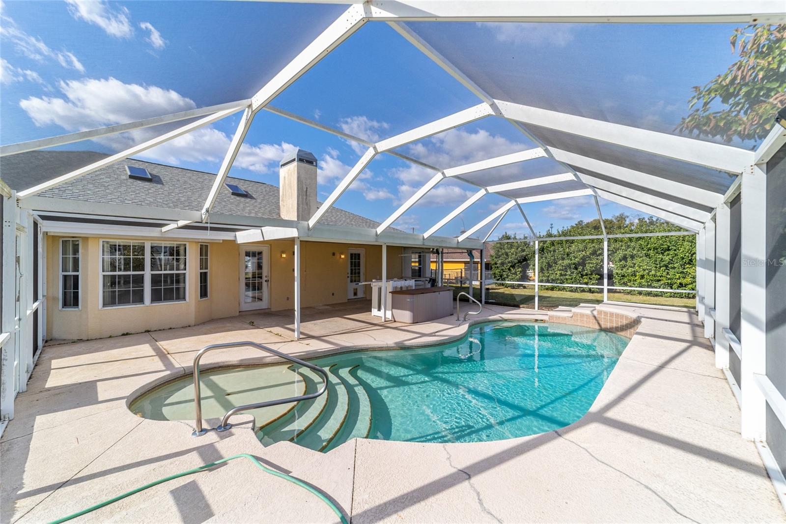 KINGSLAND COUNTRY ESTATE - Residential