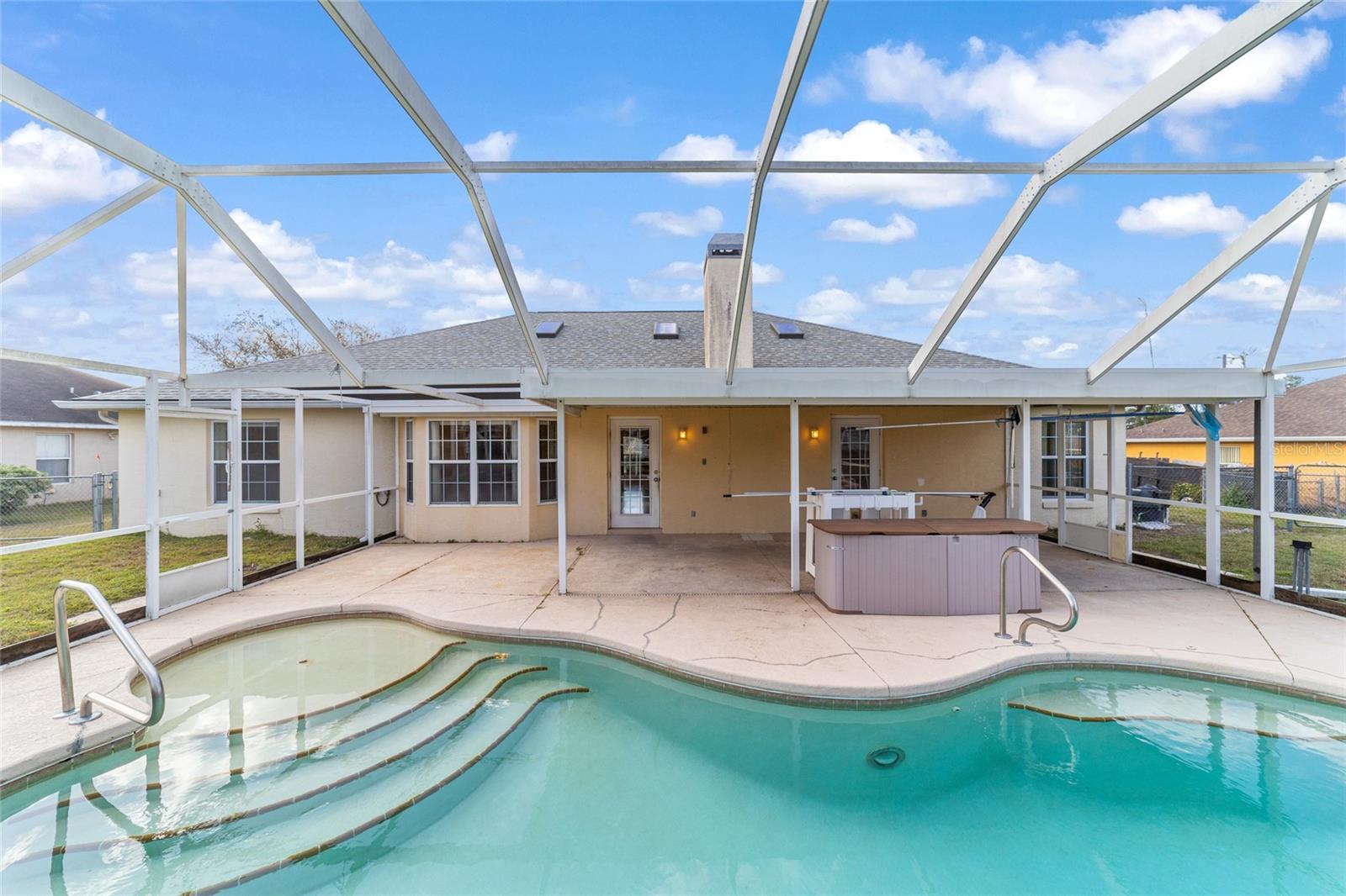 KINGSLAND COUNTRY ESTATE - Residential