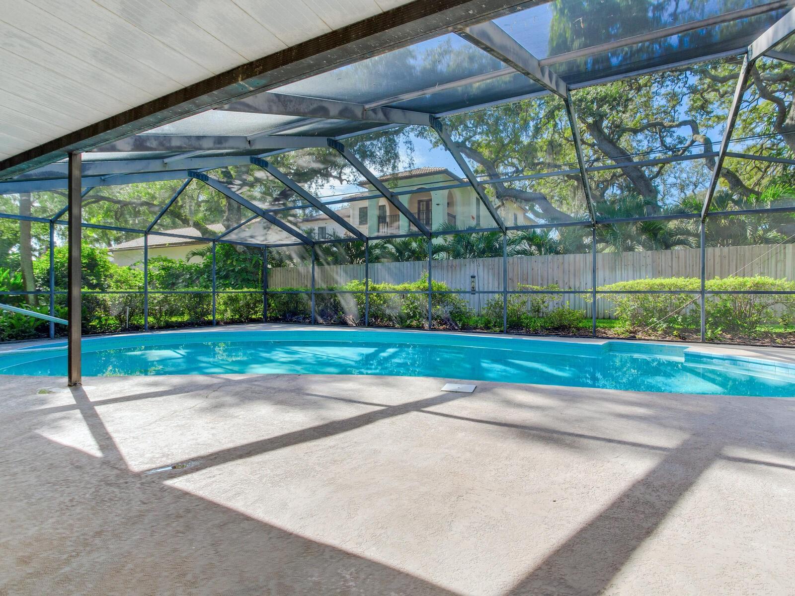 BAYSHORE COURT - Residential