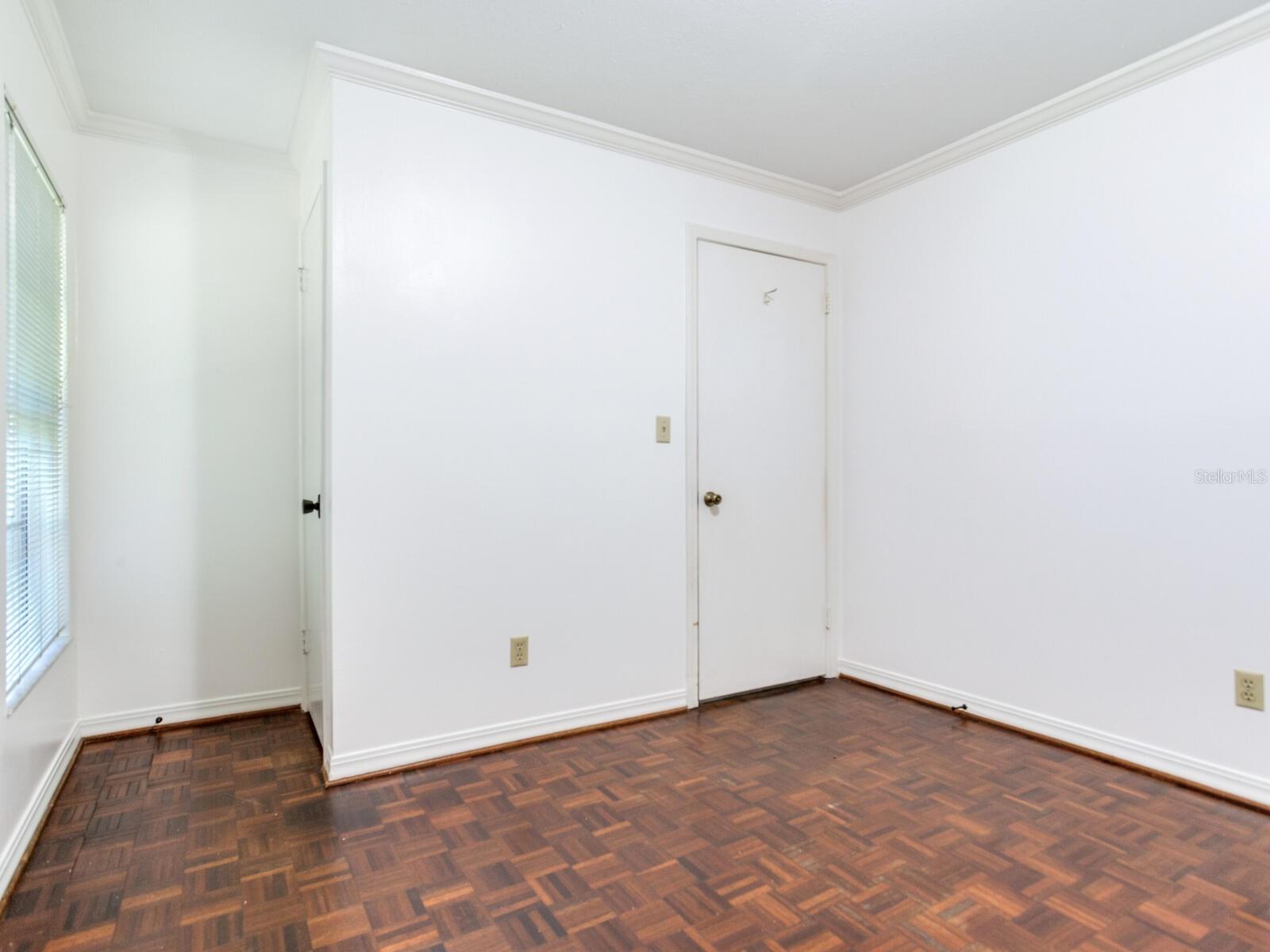 BAYSHORE COURT - Residential
