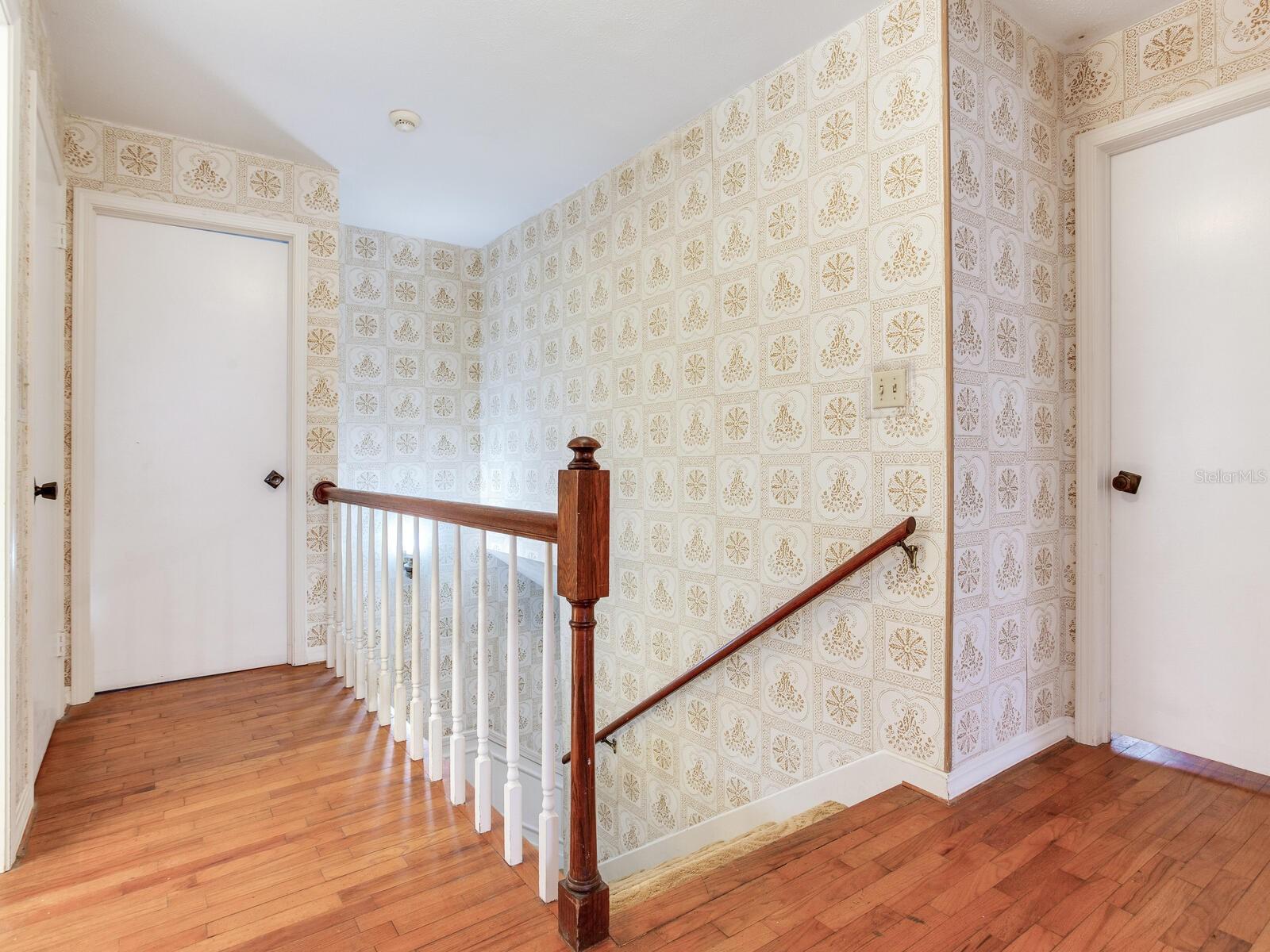 BAYSHORE COURT - Residential