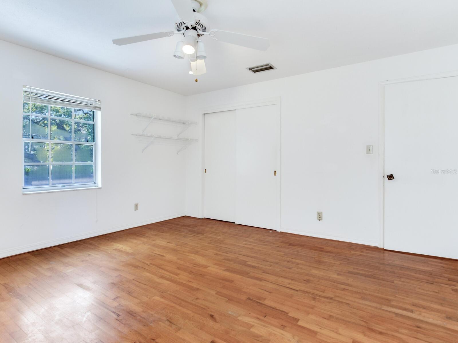 BAYSHORE COURT - Residential