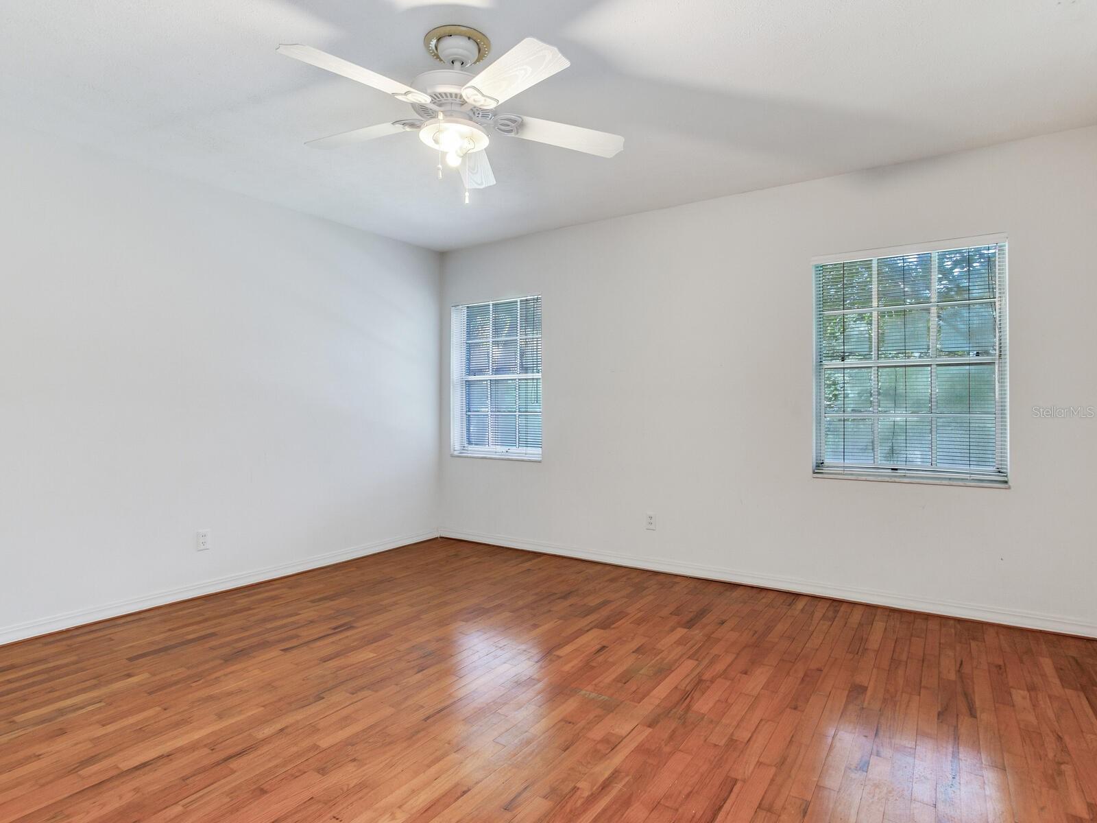 BAYSHORE COURT - Residential