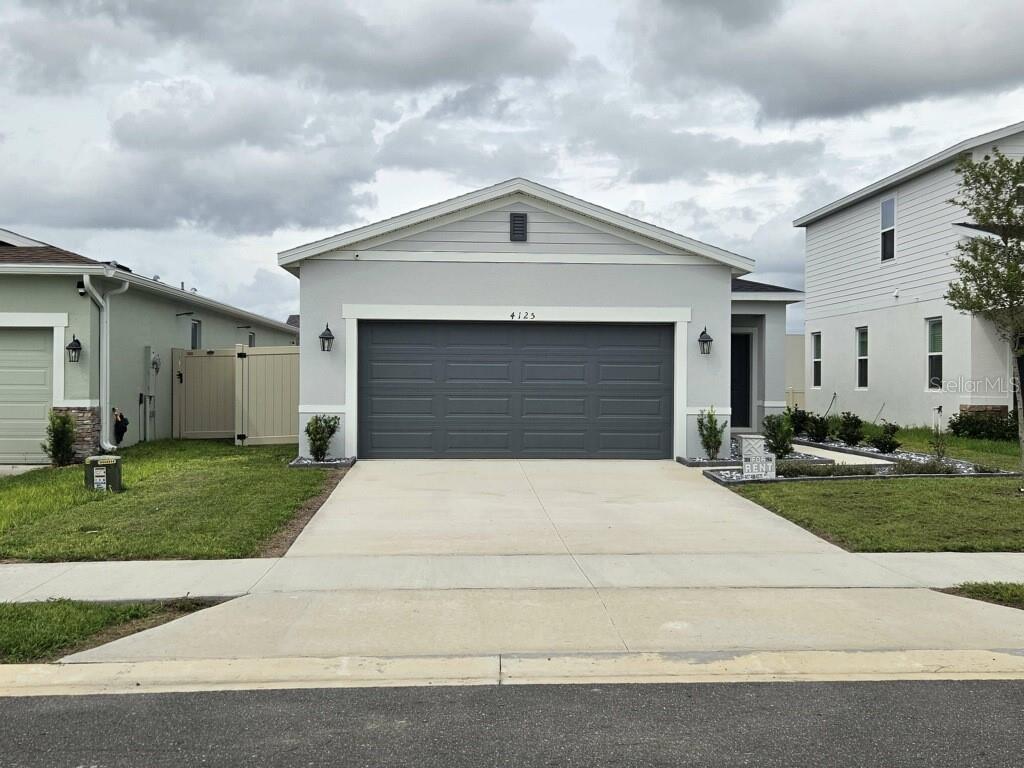 4125 LAVENDER COURT
