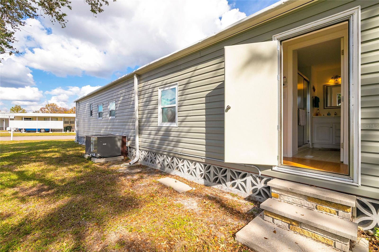 HOLIDAY PARK - Residential