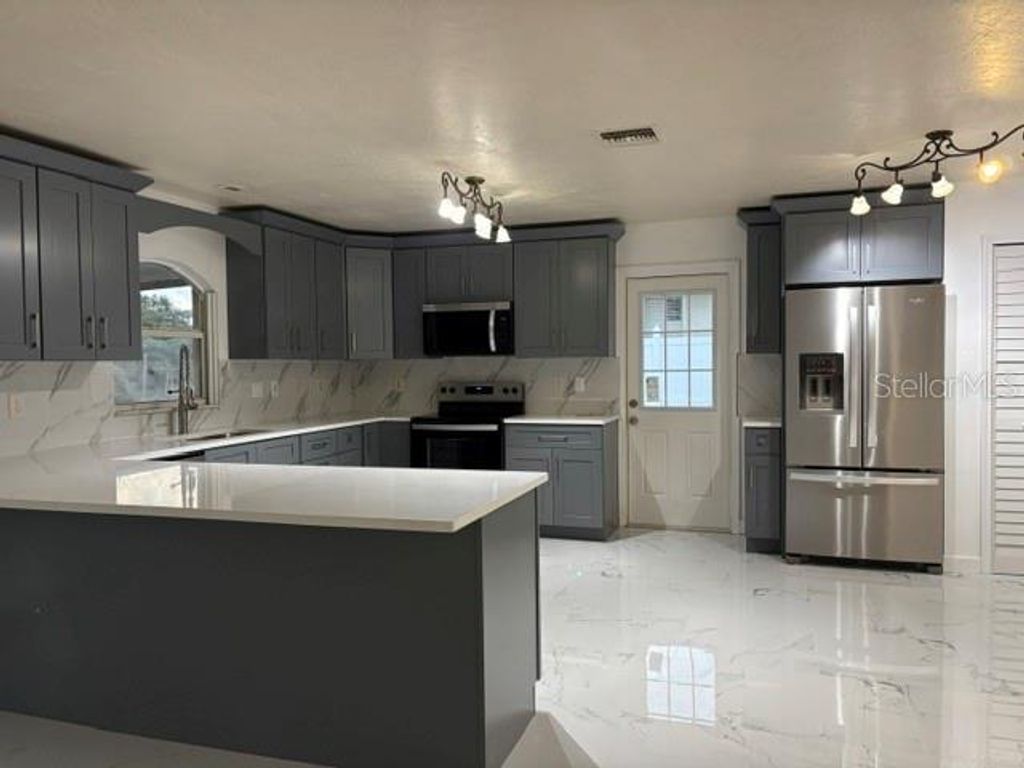 Photo of 6820 26th Street W, Bradenton, FL 34207 (MLS # TB8394211)