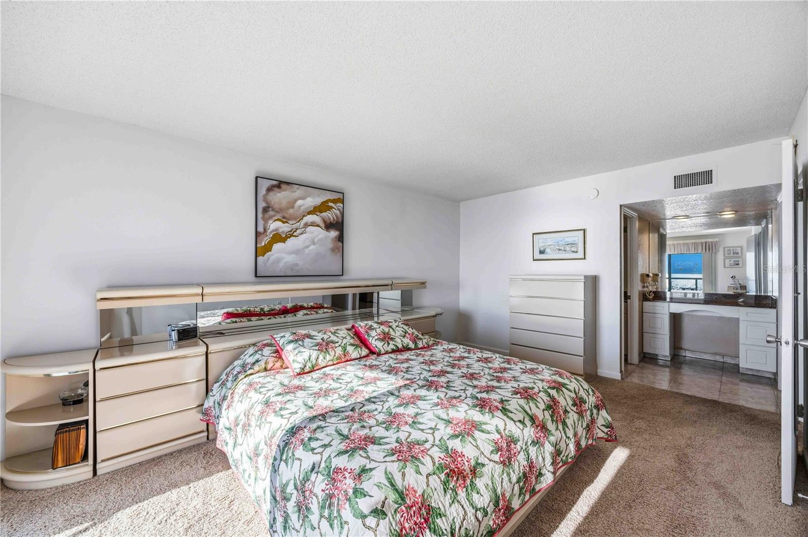 PRIVATEER NORTH - Residential