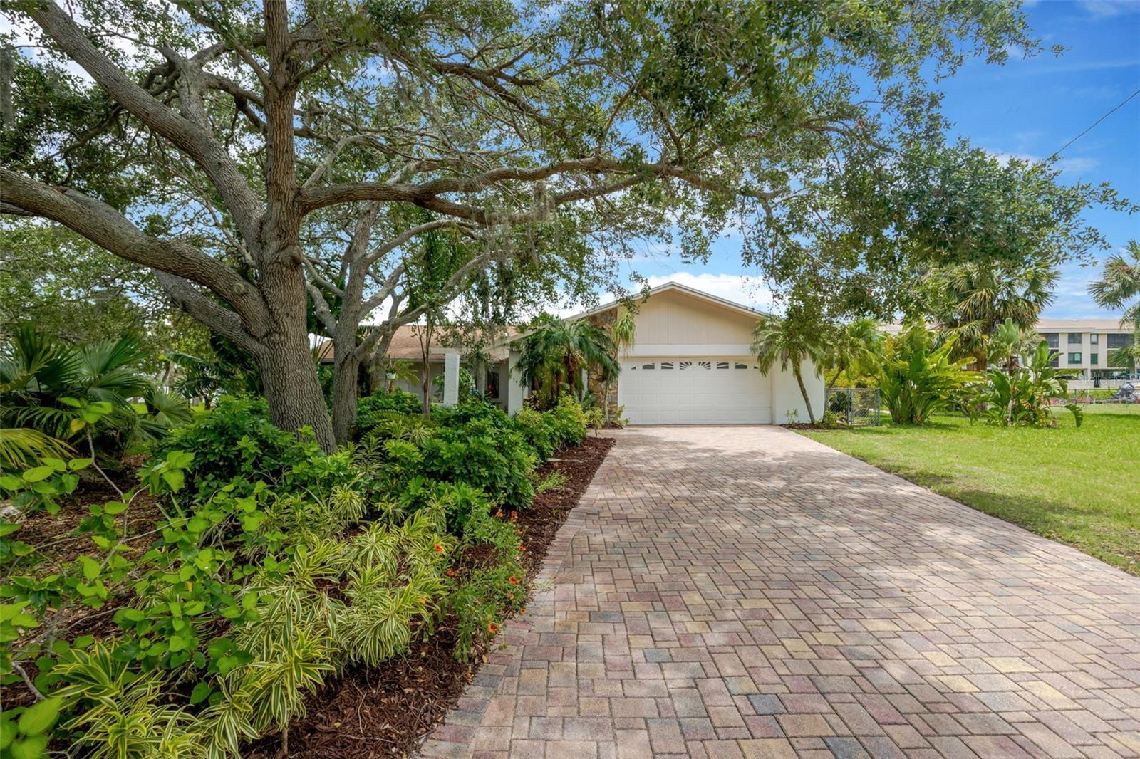 HARBOR ISLES - Residential