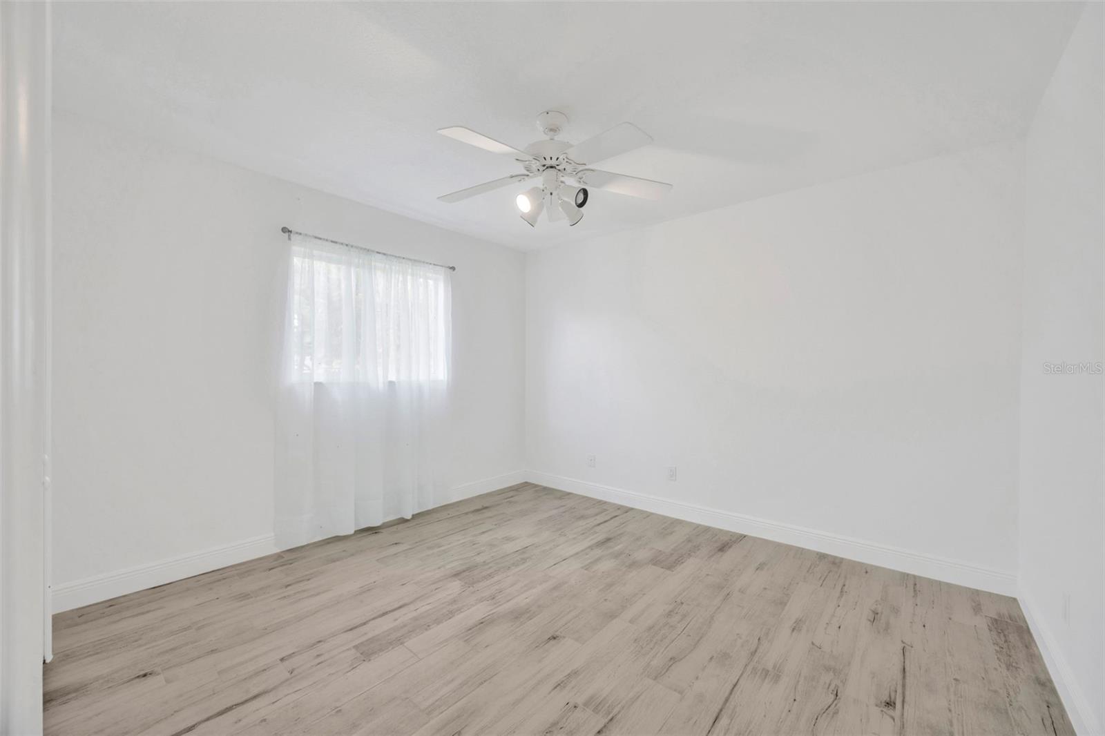 HARBOR ISLES - Residential