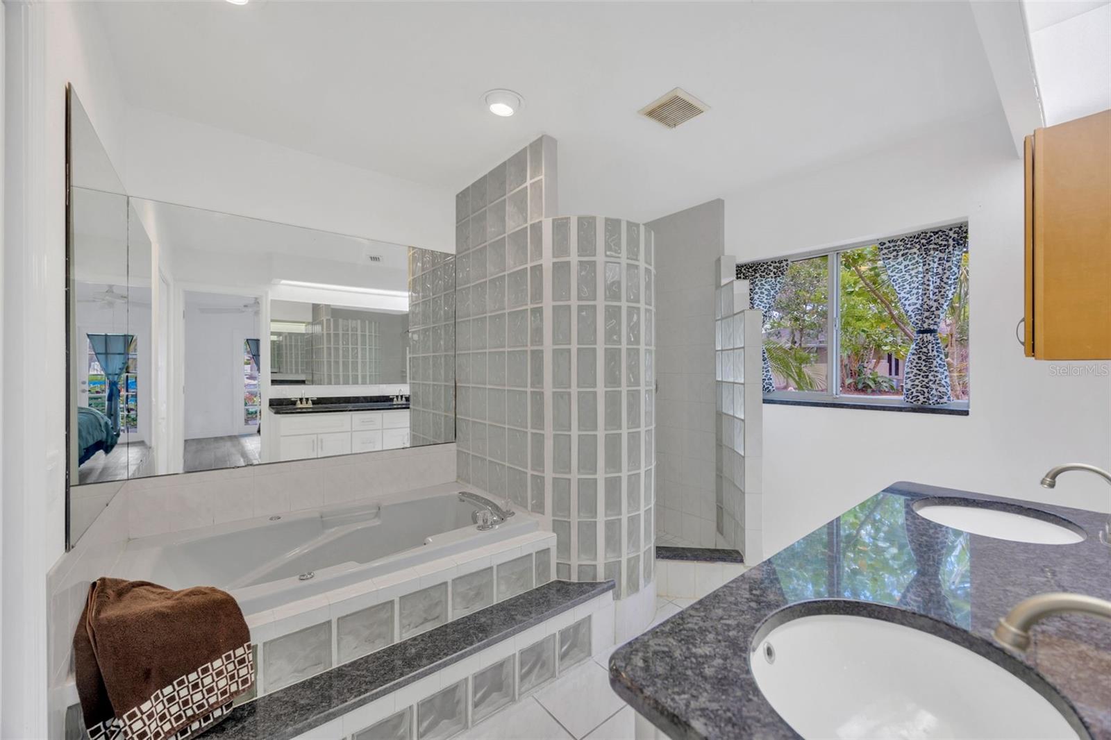 HARBOR ISLES - Residential