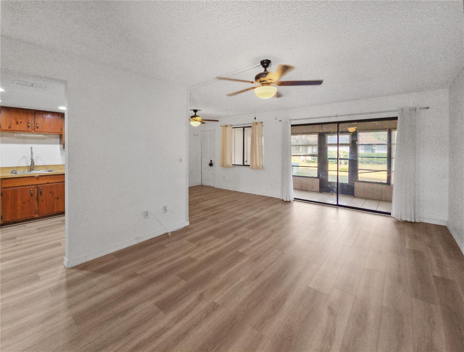 FAIRWAYS AT SILVER SPRINGS SHORES #6 - Residential