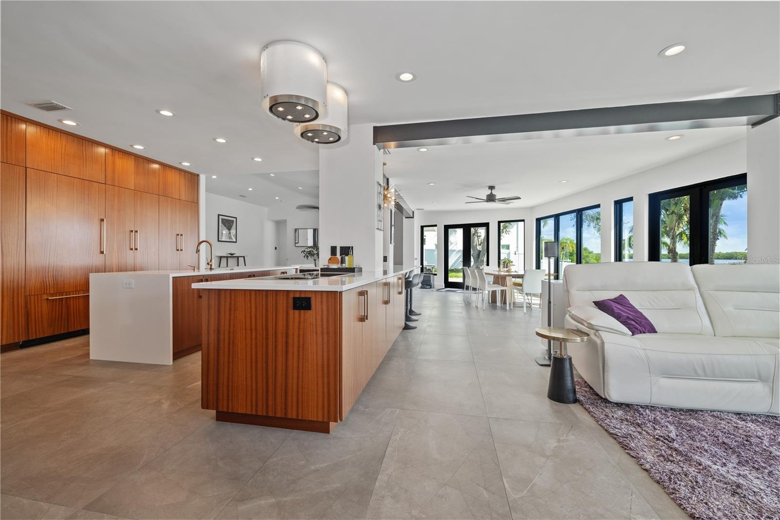 HARBOR ISLE - Residential