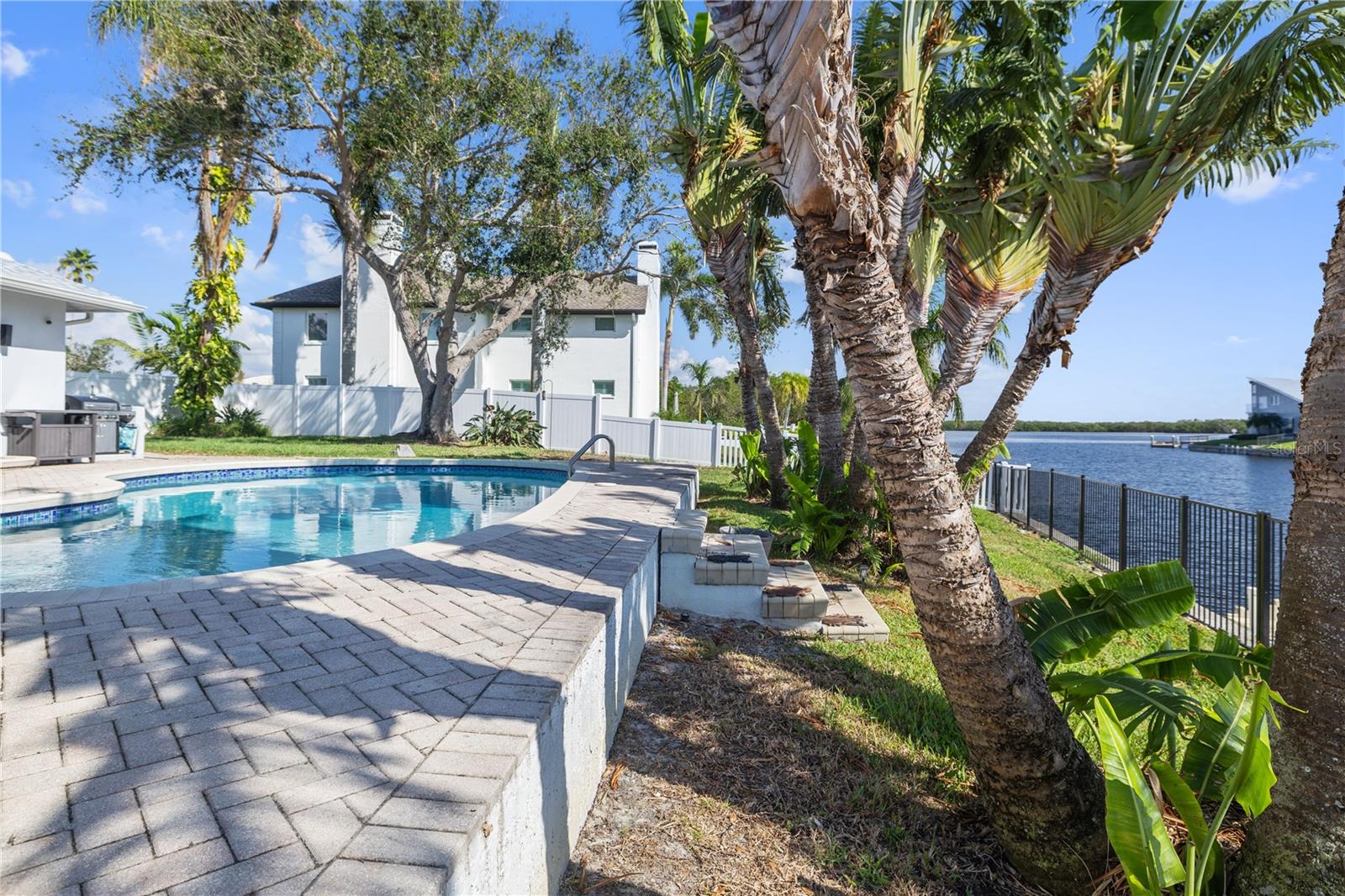 HARBOR ISLE - Residential