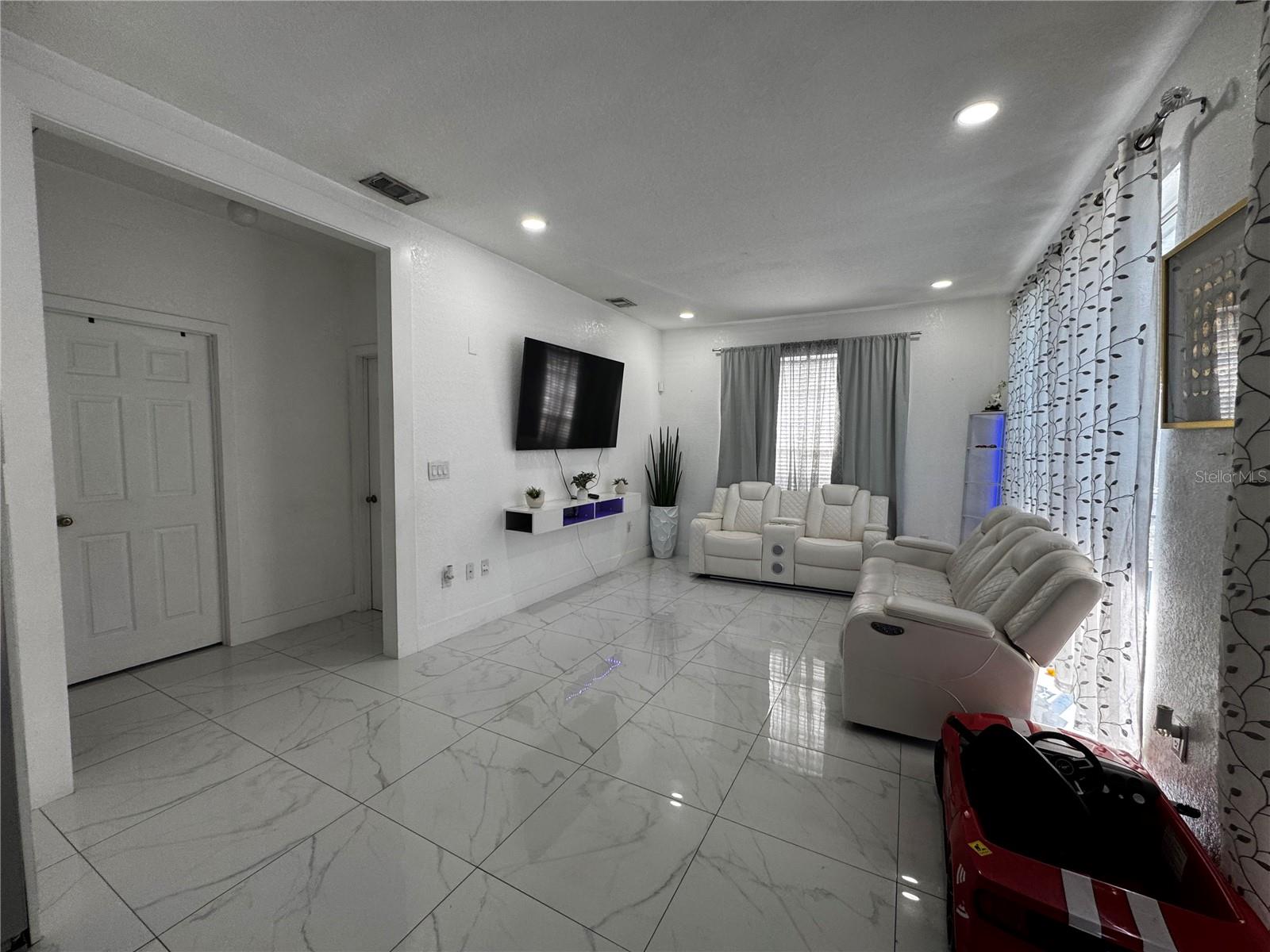 SPRING HILL - Residential