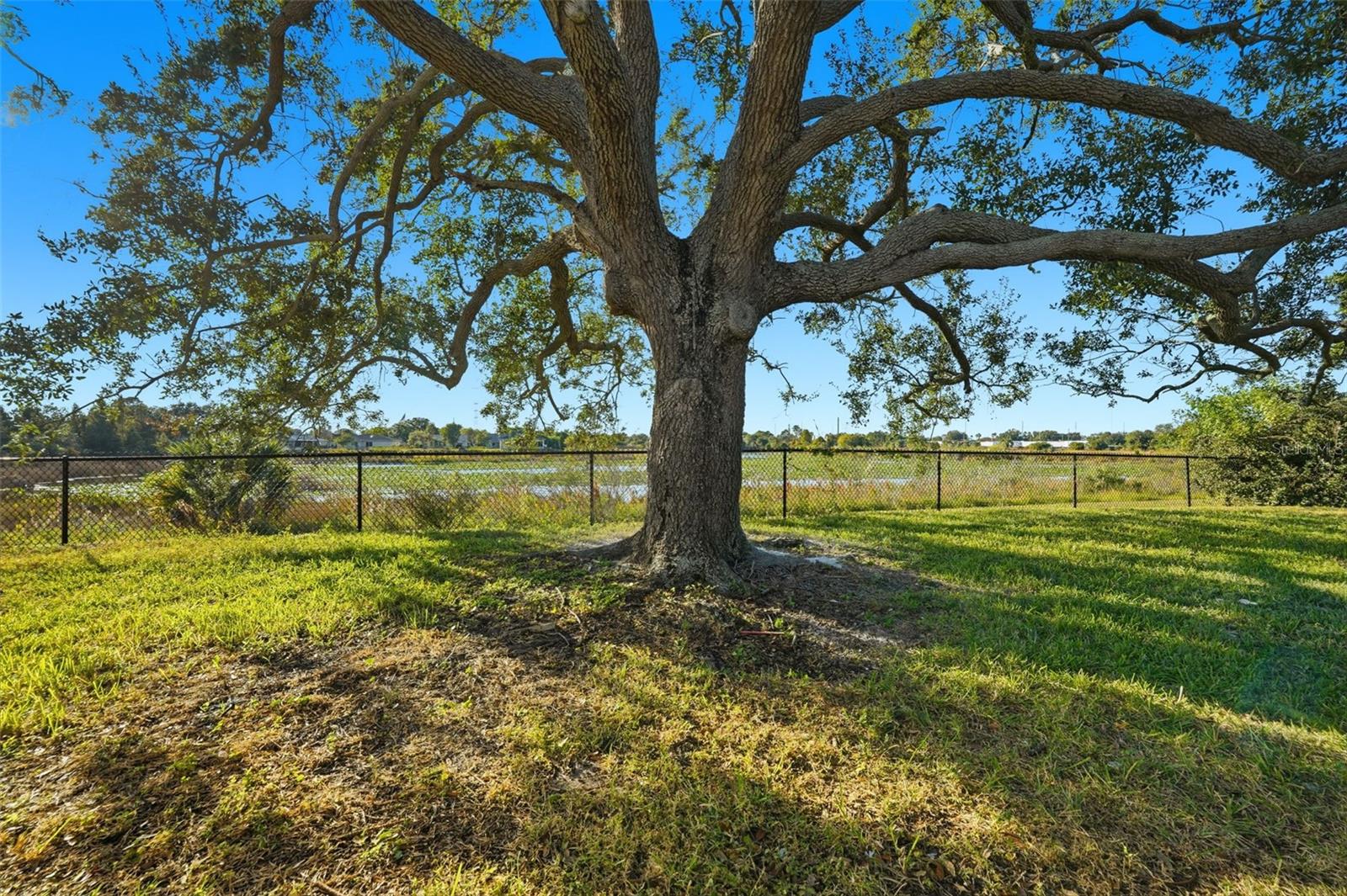 LAKES UNIT II PH 3 SEC 1 THE - Residential