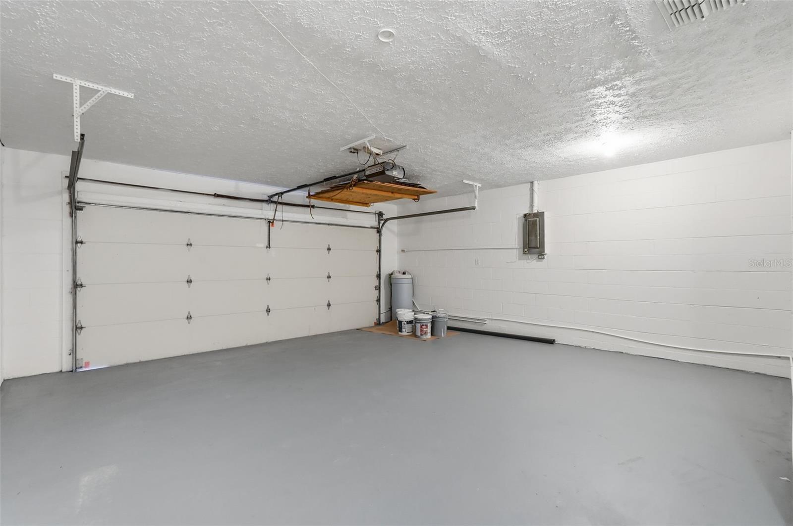 LAKES UNIT II PH 3 SEC 1 THE - Residential