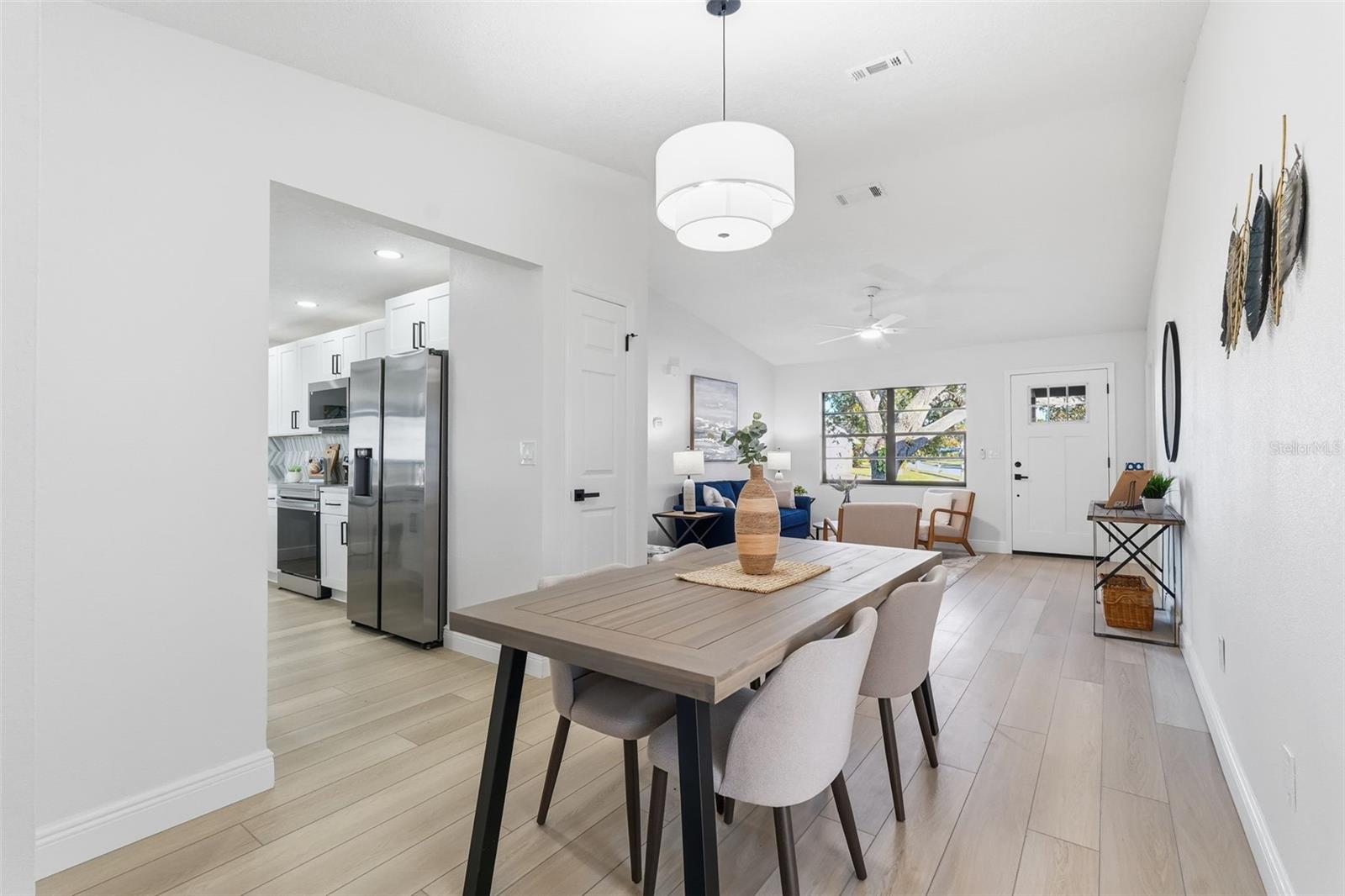 LAKES UNIT II PH 3 SEC 1 THE - Residential