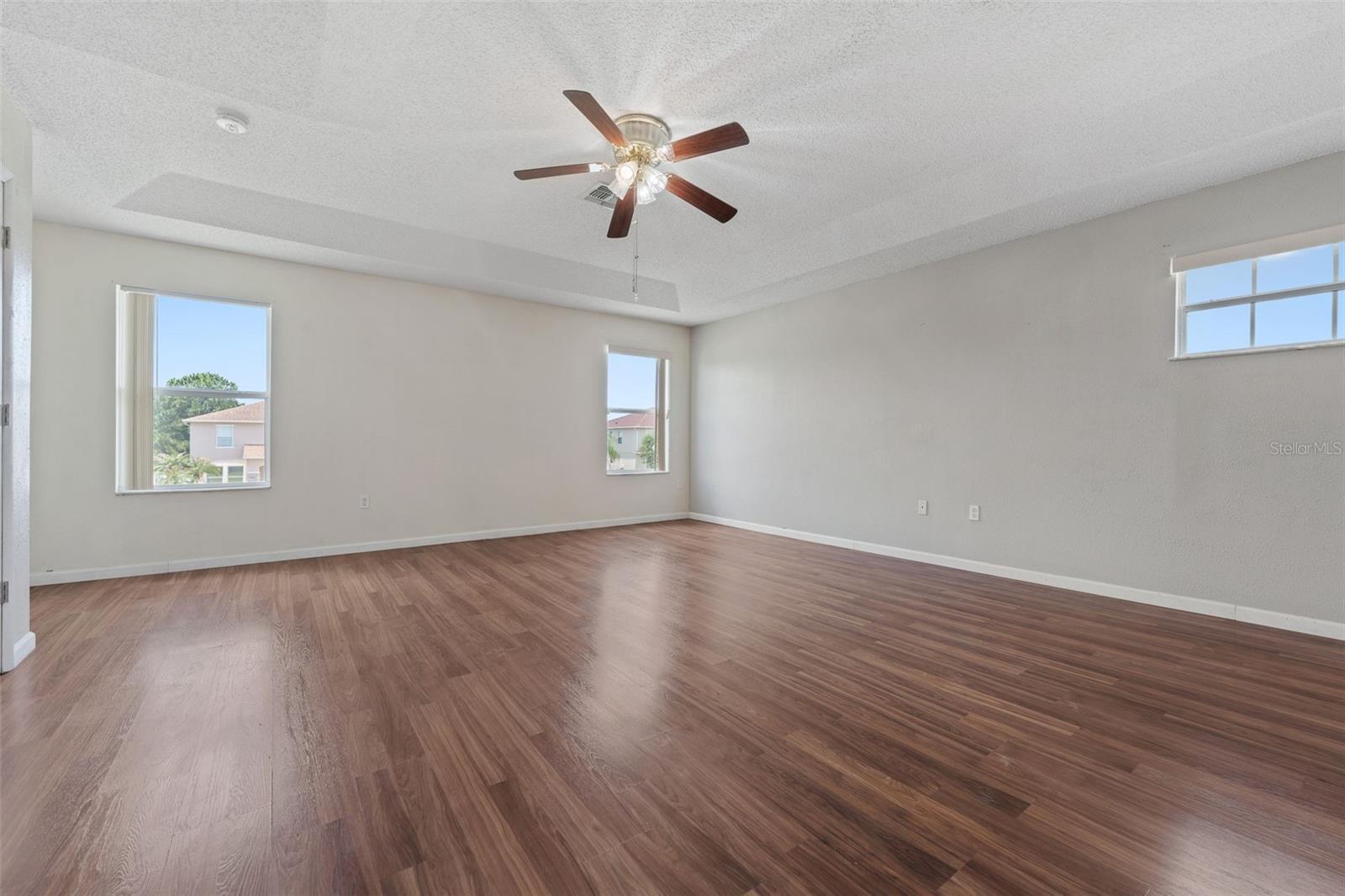NEPTUNE POINTE - Residential