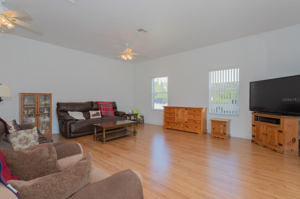 Photo of 11395 SE 108th Terrace Road, Belleview, FL 34420 (MLS # OM710581)