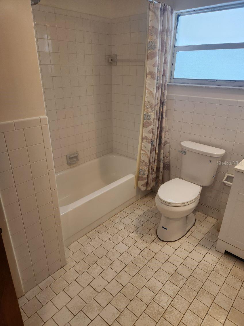 C E CRAFTS SUB 4 - Residential Lease