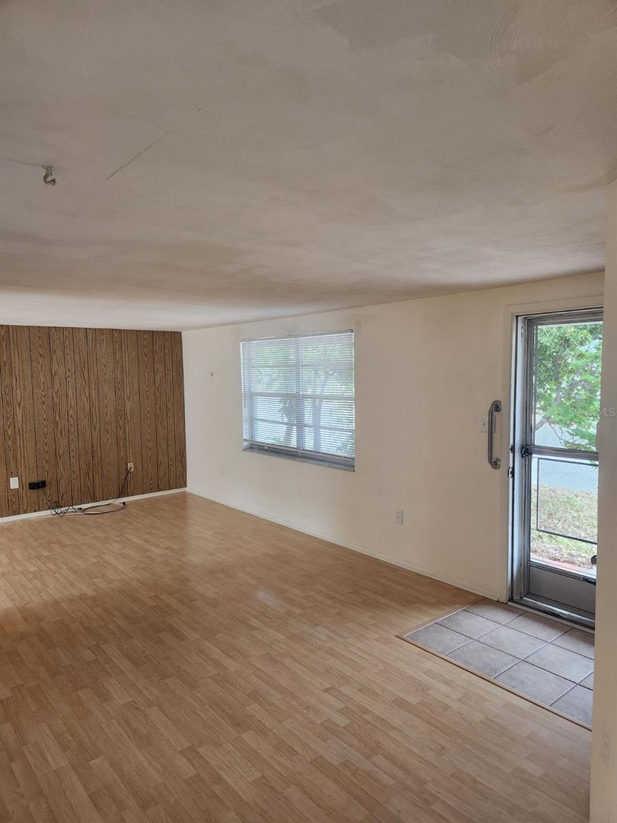 C E CRAFTS SUB 4 - Residential Lease